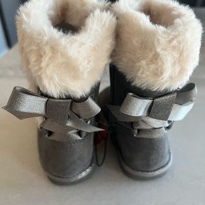 Kids boots 7c